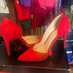 Red Pumps